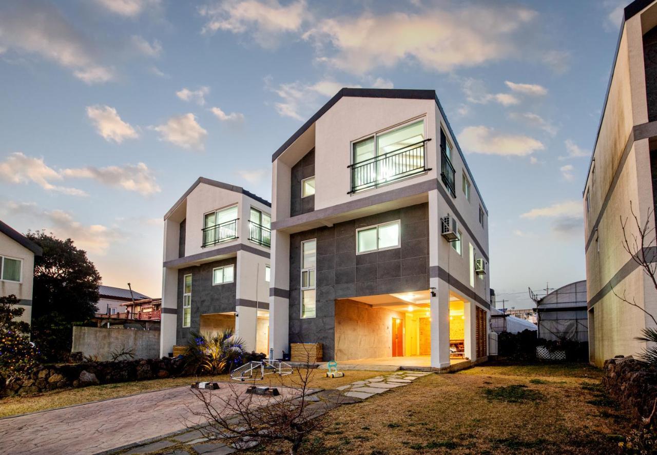 Haevichi Private Pension Seogwipo Exterior photo