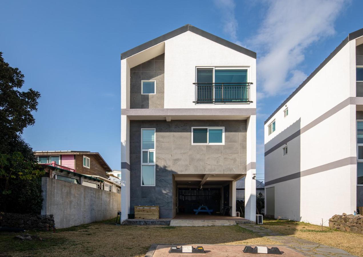 Haevichi Private Pension Seogwipo Exterior photo