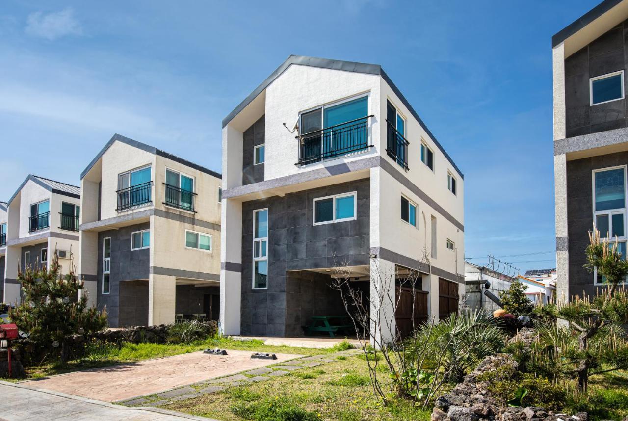 Haevichi Private Pension Seogwipo Exterior photo