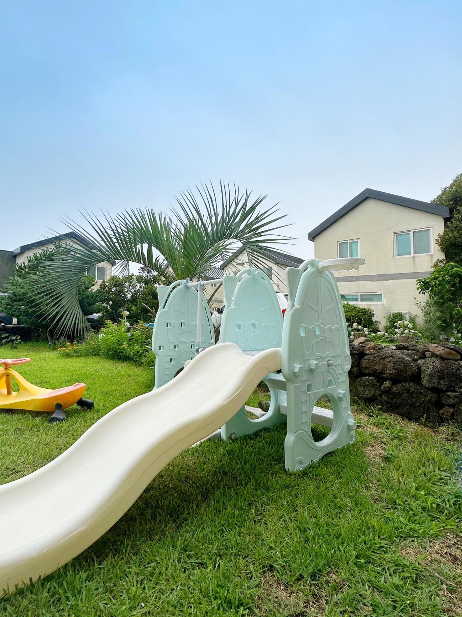 Haevichi Private Pension Seogwipo Exterior photo
